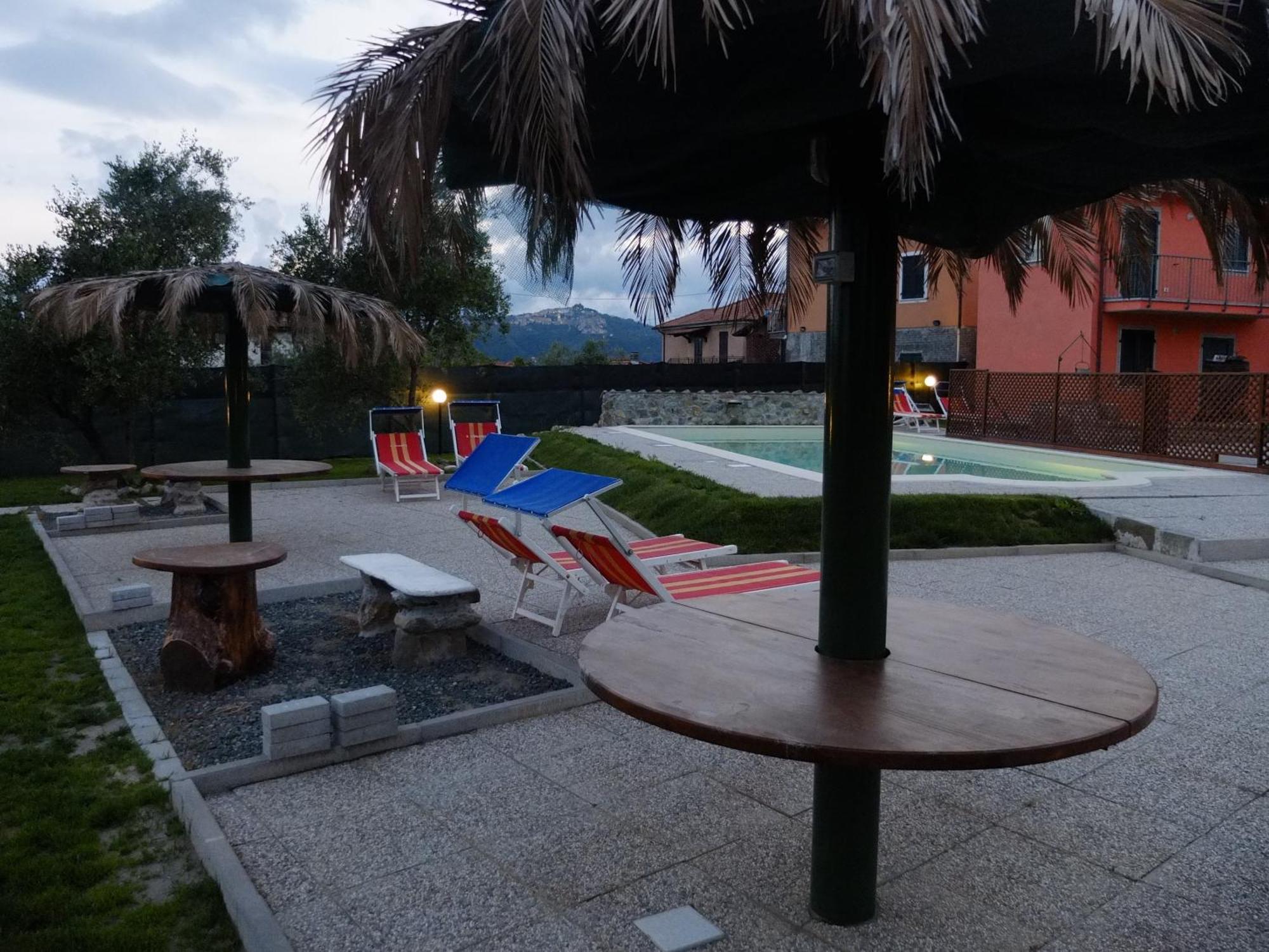 La Fonda Casa Vacanze-Appartamenti Con Piscina Santo Stefano di Magra Eksteriør billede