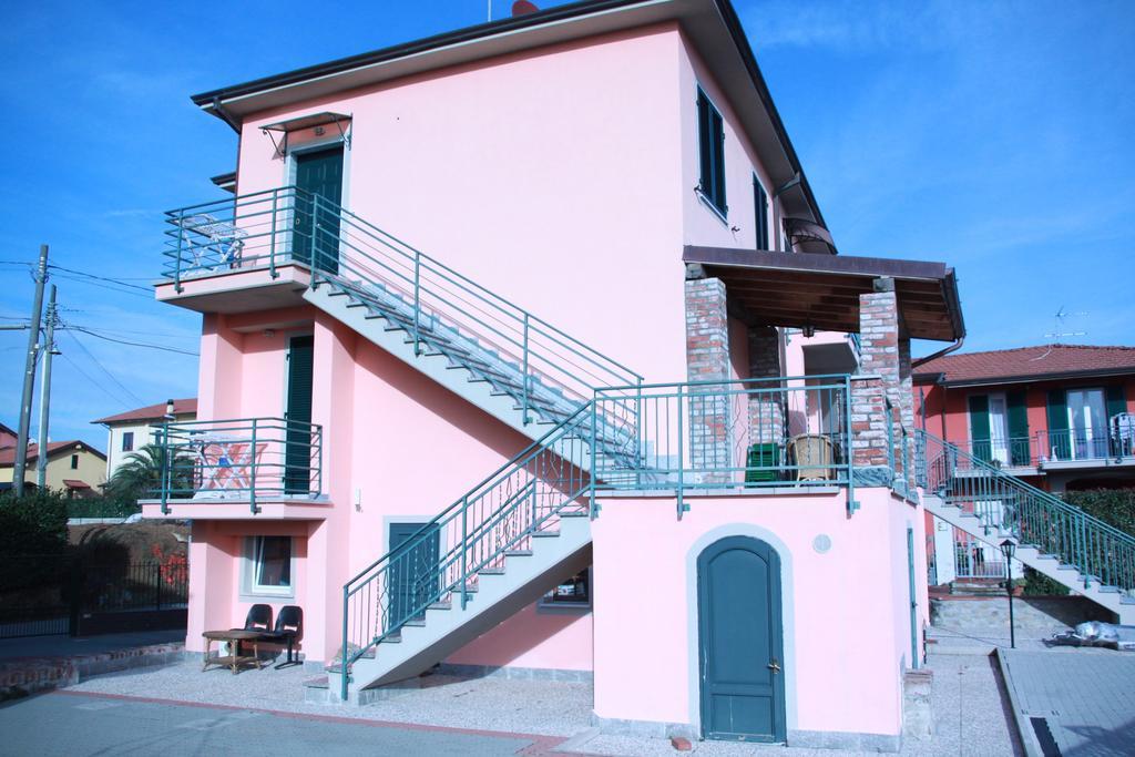 La Fonda Casa Vacanze-Appartamenti Con Piscina Santo Stefano di Magra Eksteriør billede