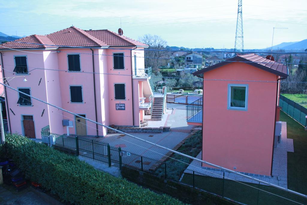 La Fonda Casa Vacanze-Appartamenti Con Piscina Santo Stefano di Magra Eksteriør billede