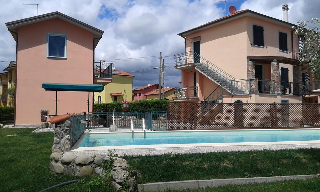 La Fonda Casa Vacanze-Appartamenti Con Piscina Santo Stefano di Magra Eksteriør billede