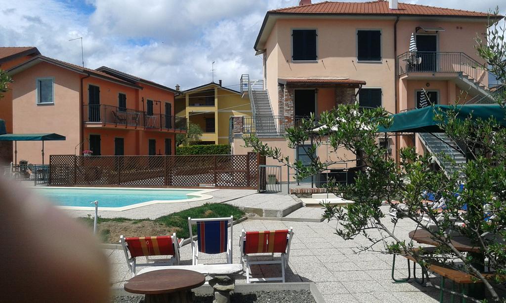 La Fonda Casa Vacanze-Appartamenti Con Piscina Santo Stefano di Magra Eksteriør billede